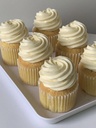 كاب كيك مع الكريمة Cupcake with Cream