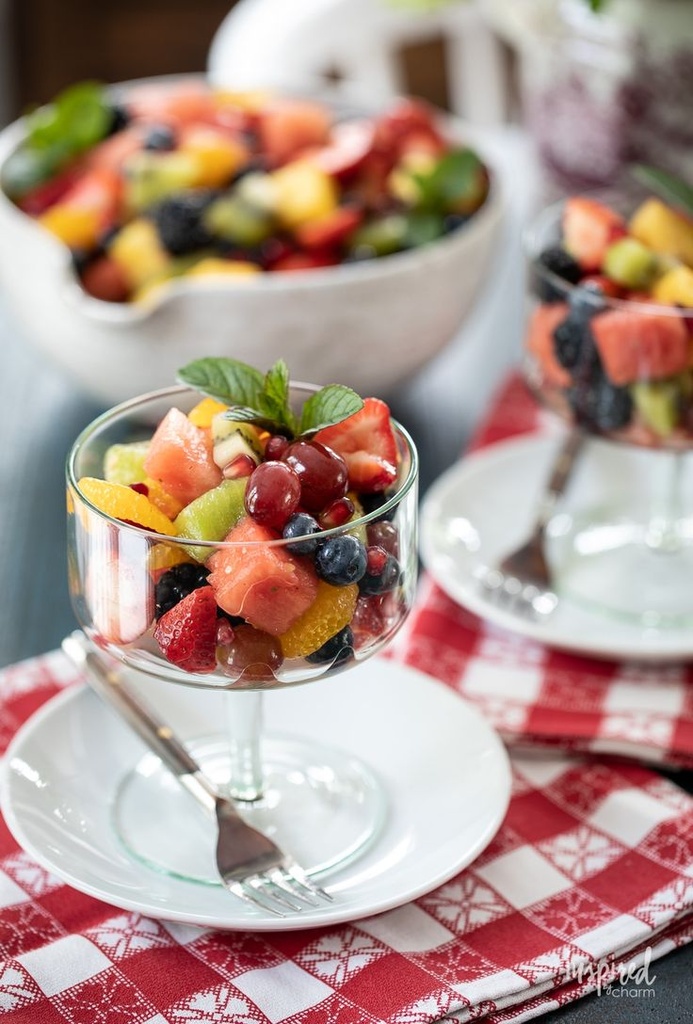 سلطة فواكه في كاسات Fruit Salad Cups