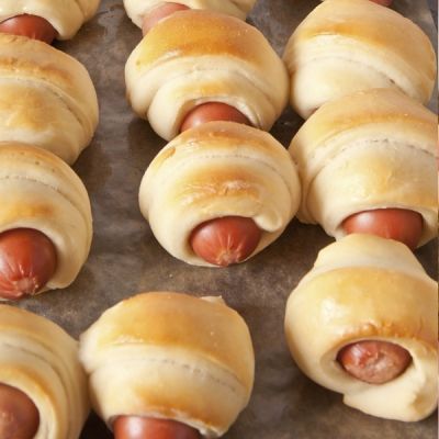 لفايف النقانق بالجبن Soft pastry rolls filled with sausage