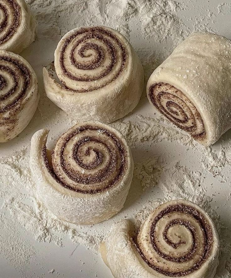 Cinnabon سينابون