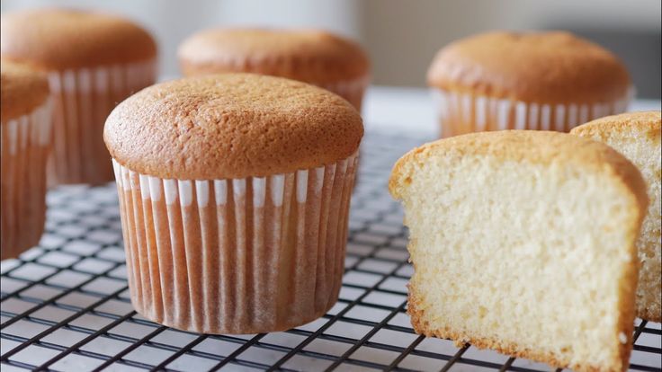 Plain Cupcake  كاب كيك (بدون كريمة)
