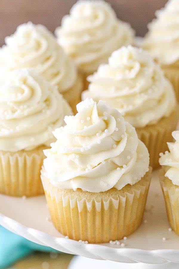 كاب كيك مع الكريمة Cupcake with Cream