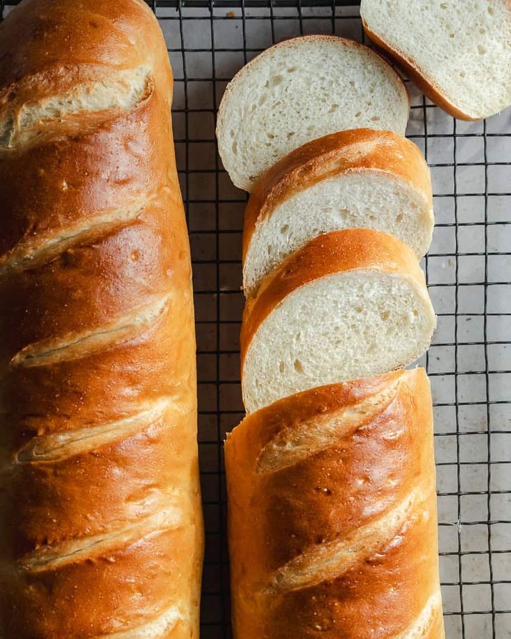 (أخباز فرنسية (باجيت French Bread (Baguette)