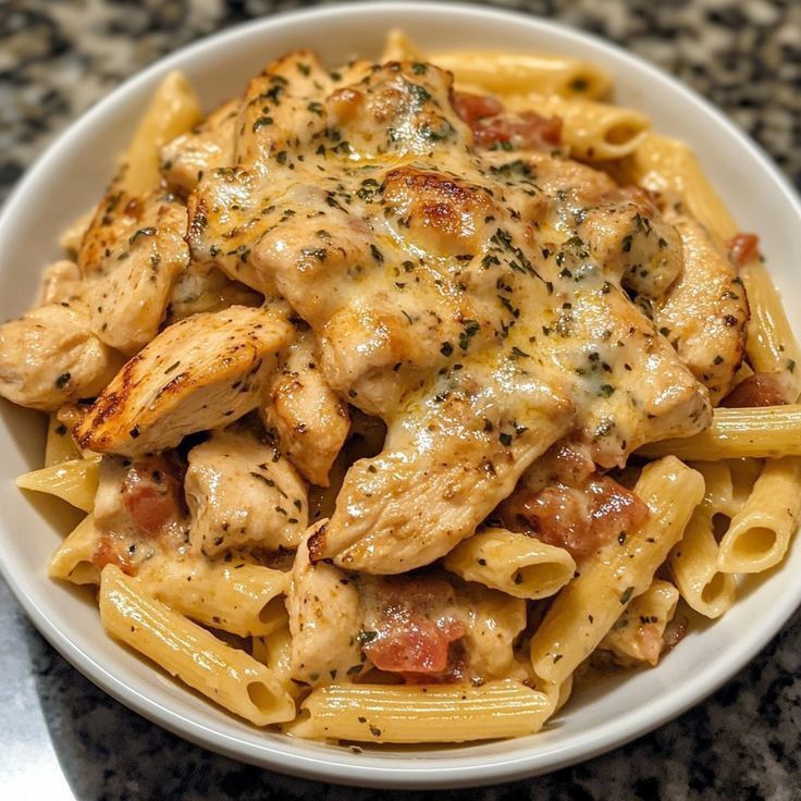 Chicken Alfredo Pasta الفريدو دجاج