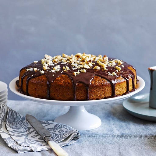 Date Cake with Hot Chocolate Sauce كعكة التمر بالشكولاتة الساخنة